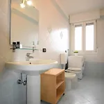 .la Casa Gandolfi. .